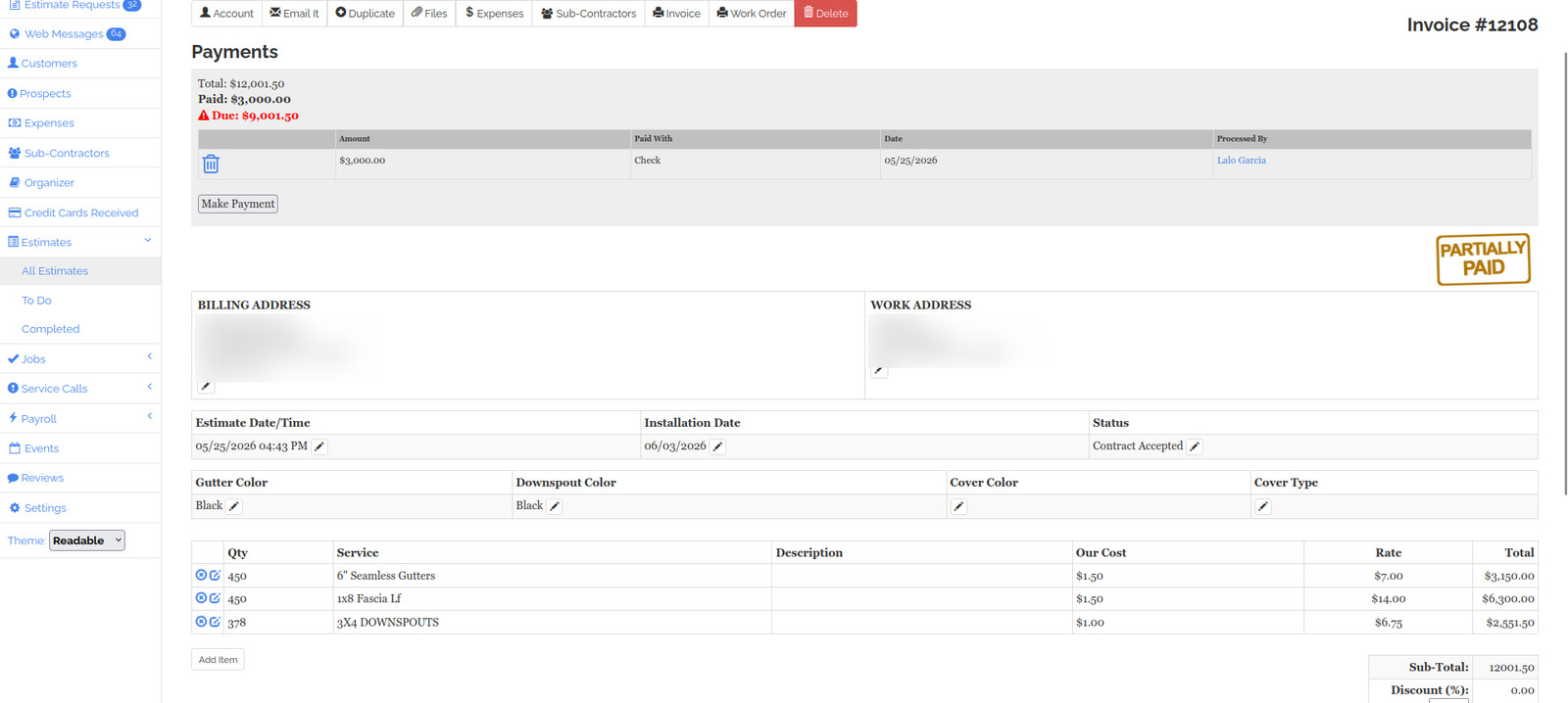 Una factura con pagos, detalles del trabajo, materiales y partidas, lista para enviar por correo o imprimir.